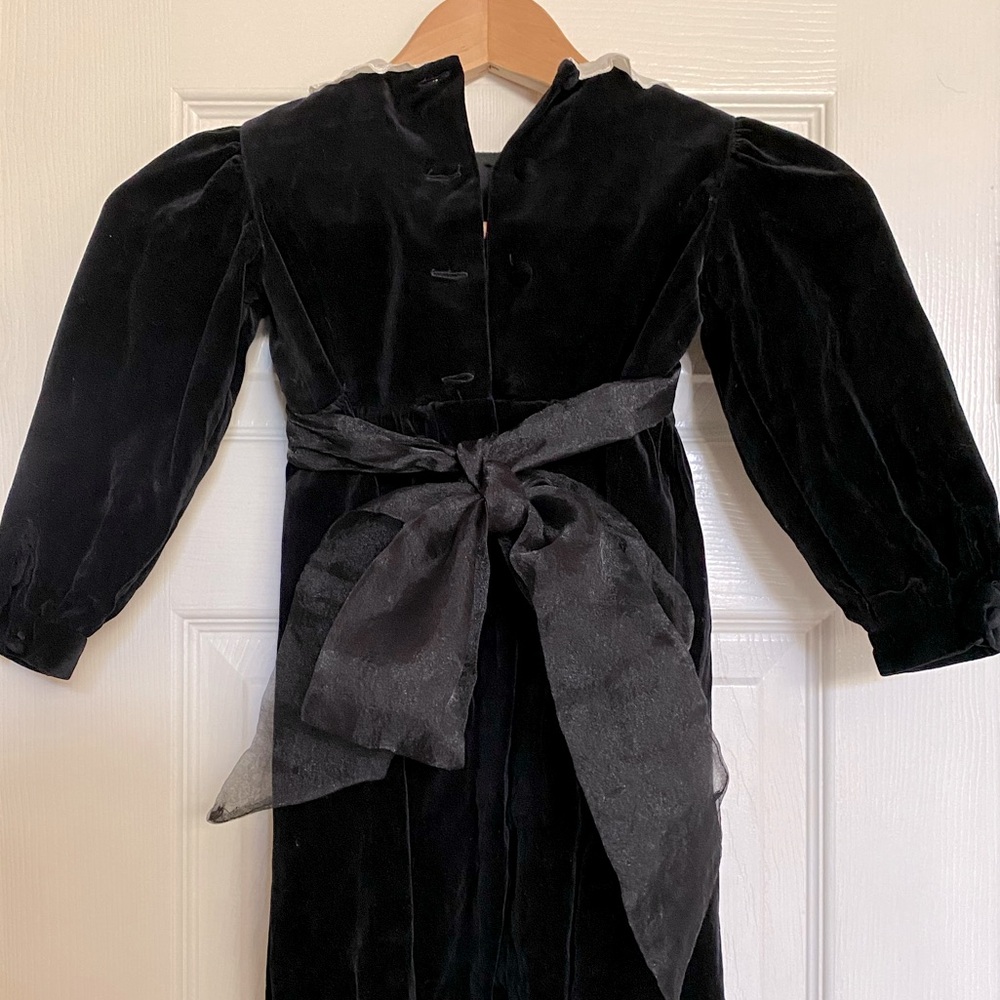 Vintage Laura Ashley Mother and Child Little Black Velvet Dress w/ Bow 4T - 40”